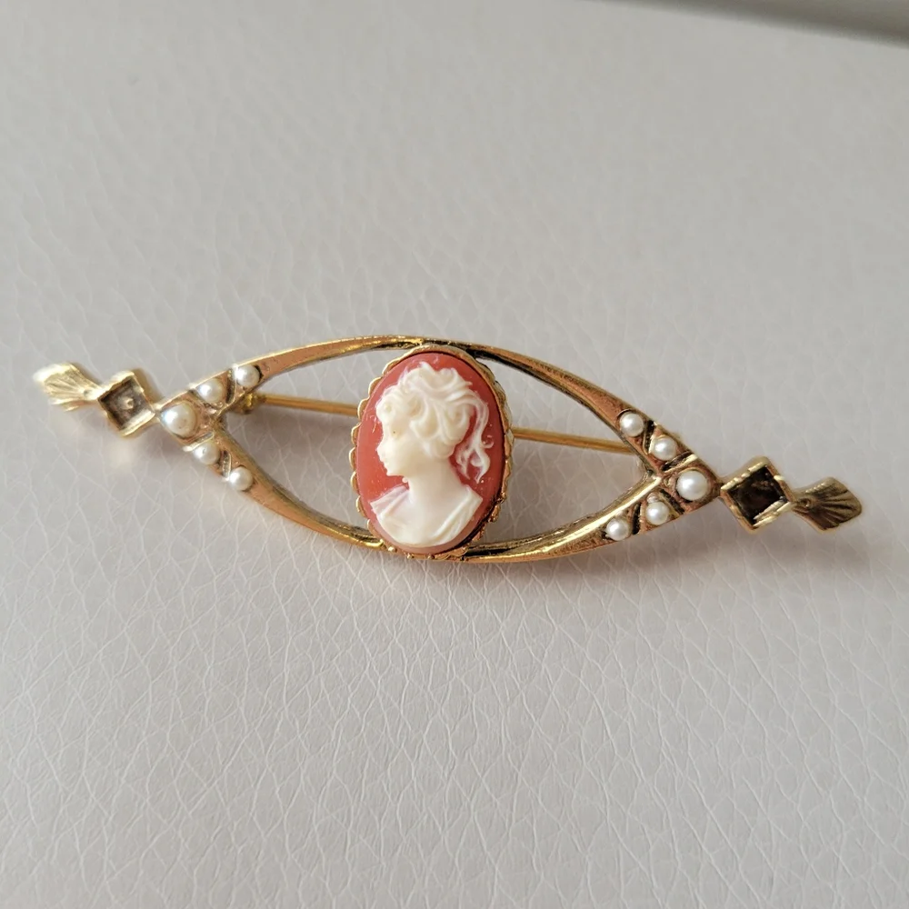 Cameo Brooch Faux Pearls Gold-tone ~ Pretty Vintage Look